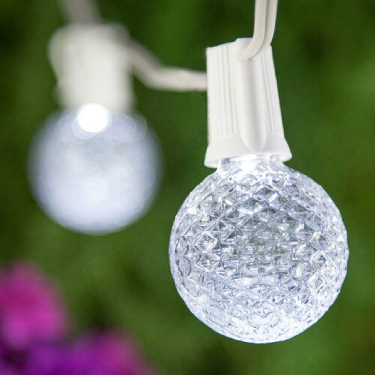 Perfect Holiday 10 LED BULB LIGHTS SET W/XMAS REFLECTOR, INDOOR, 30CM LEAD WIRE, 15CM BULB SPACING